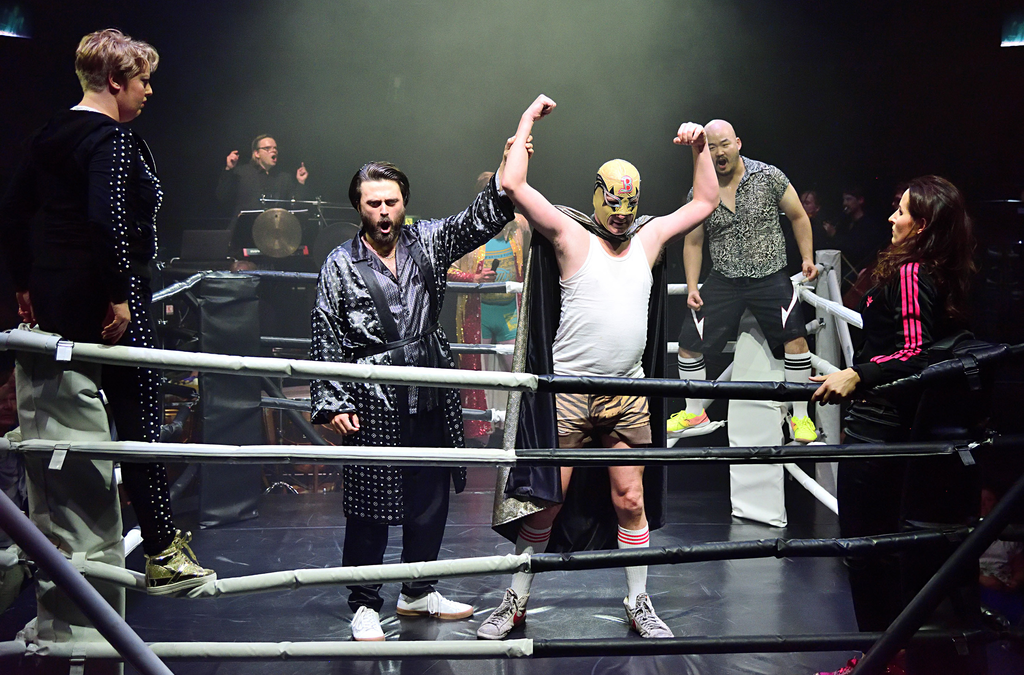Julian Arsenault stars in the first ever “Wrestling Opera” in Hamburg
